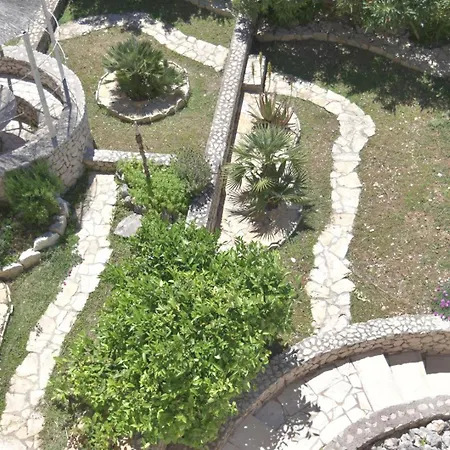 Daire Luger Gartenapartment *