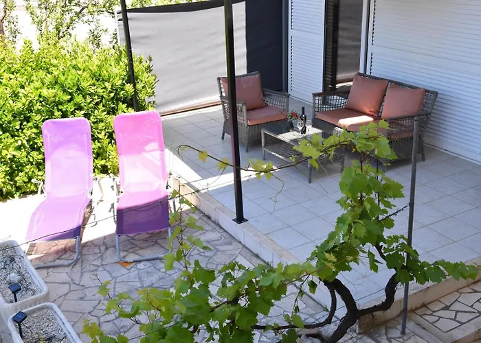 Luger Gartenapartment Apartman Razanj