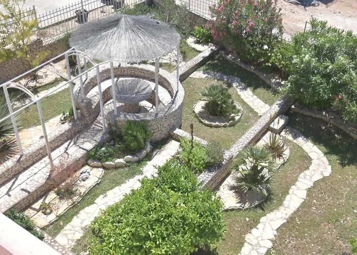 Daire Luger Gartenapartment